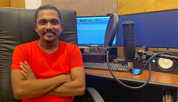 තියුණු ආයුධයකින් පහර දීමෙන් තුවාල ලැබූ සමාජ මාධ්‍ය ක්‍රියාකාරී ඩිලාන් සේනානායක රෝහල⁣ට